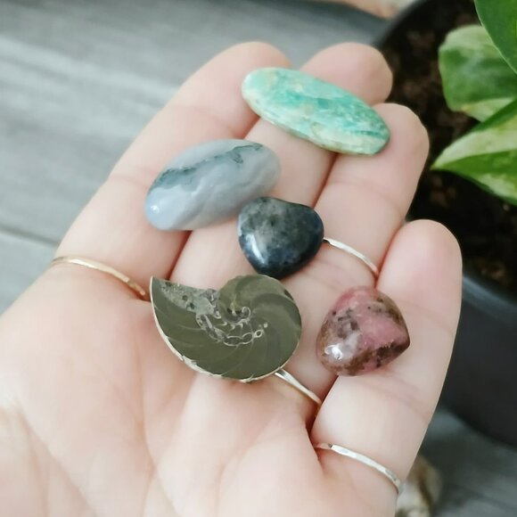 5 piece crystal gemstone set, amazonite ammonite rhodonite sodalite & moss agate - Picture 1 of 3